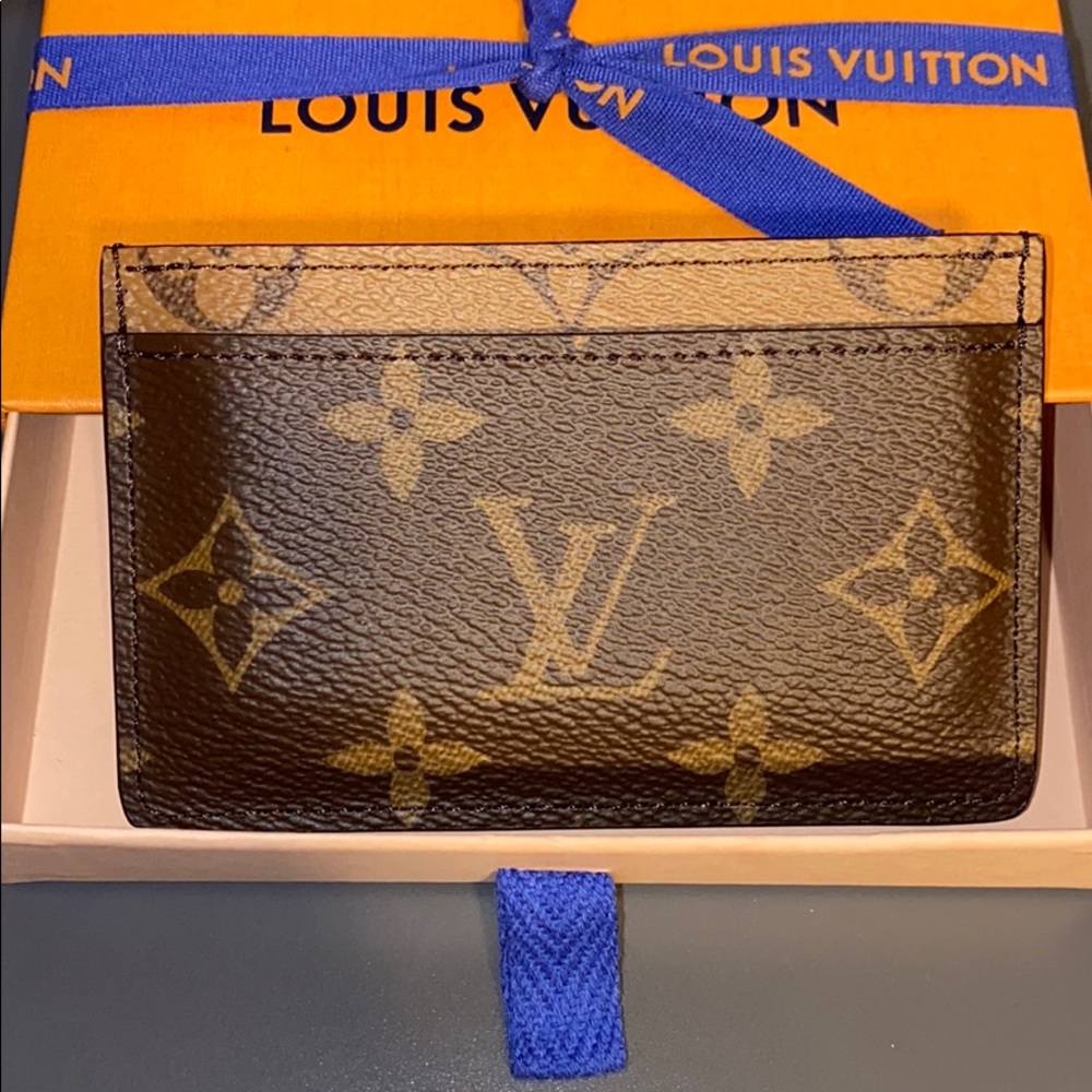 LV CARD HOLDER